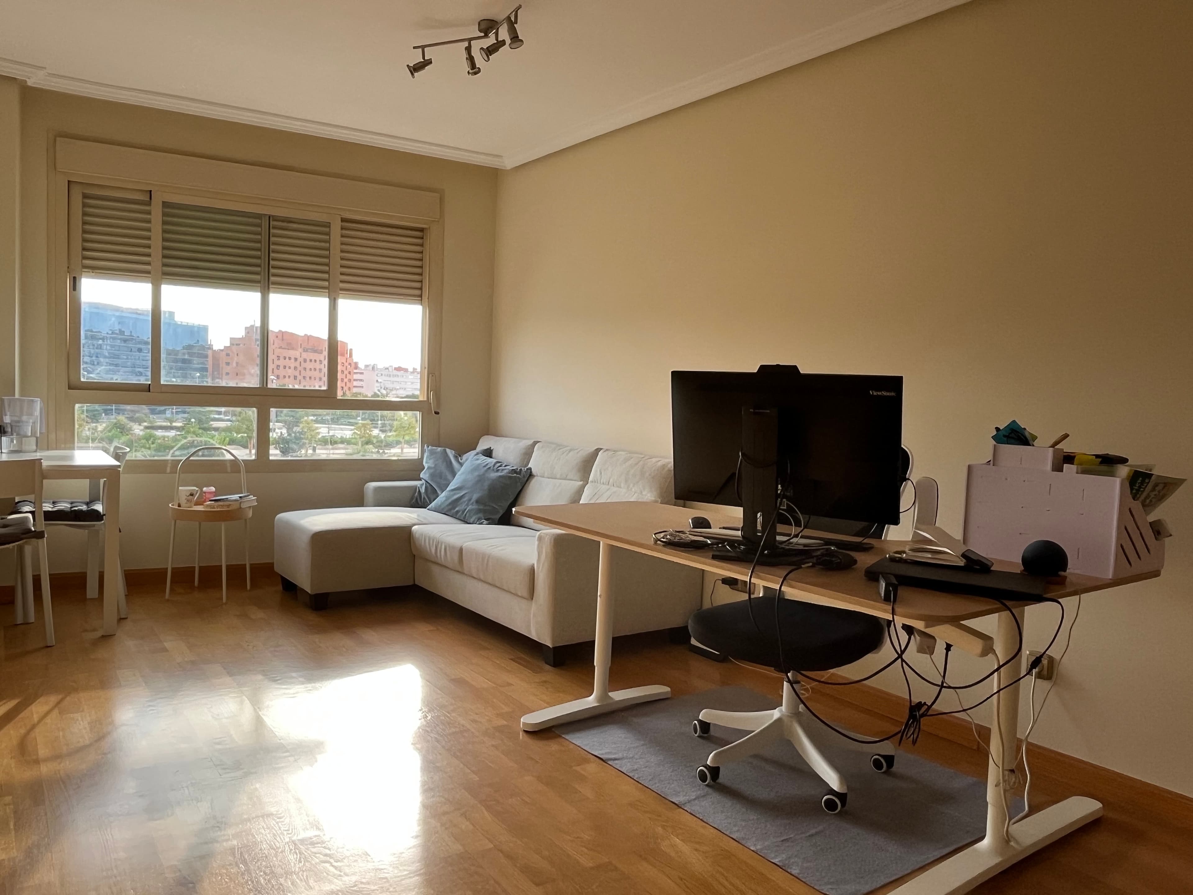 Modern and Bright One-Bedroom Apartment in Madrid — 1-bedroom apartment in Madrid, Spain (photo 2 of 10)