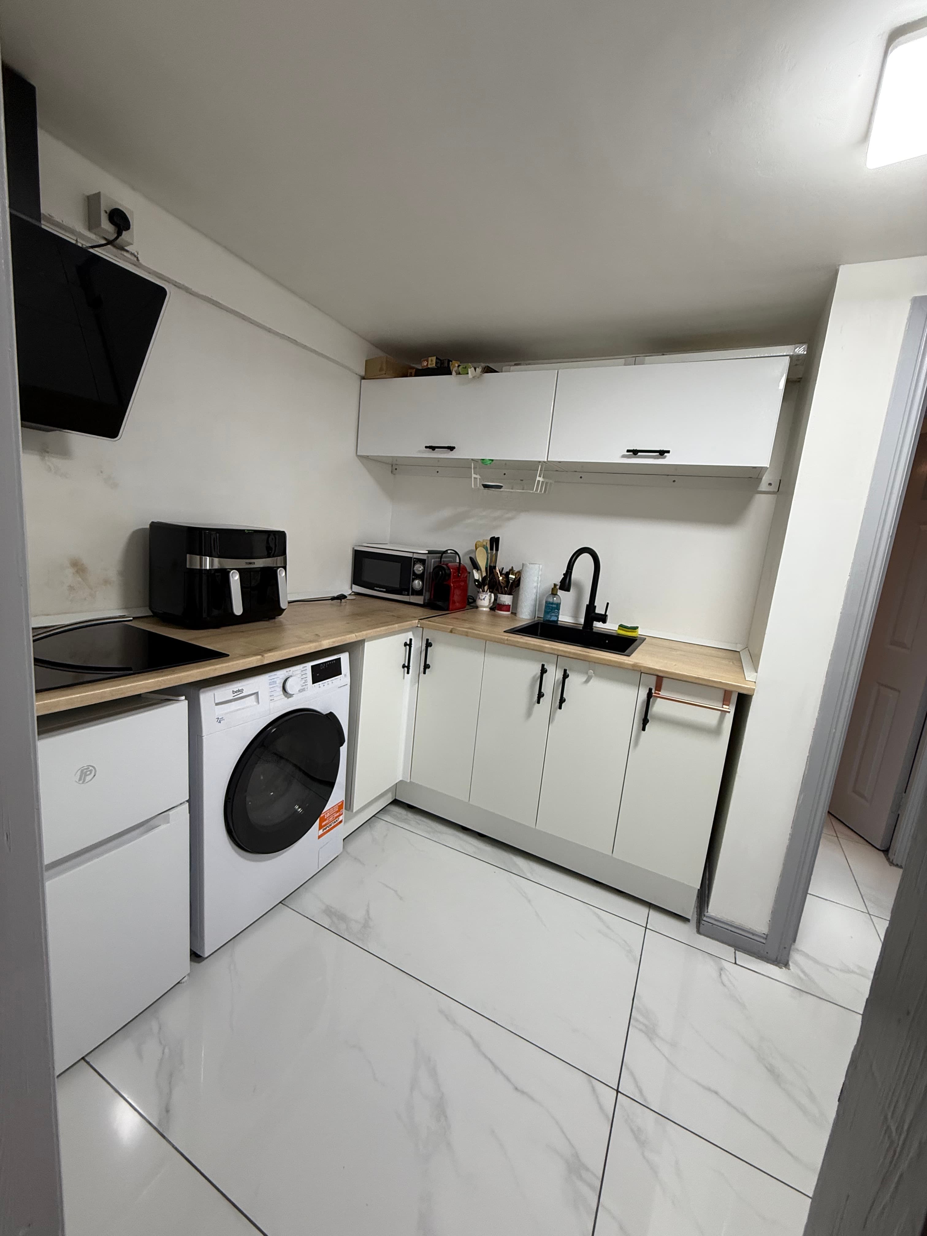 2 bedroom house in the centre of Clones 7 people can stay — 2-bedroom house in Clones, Ireland (photo 2 of 5)