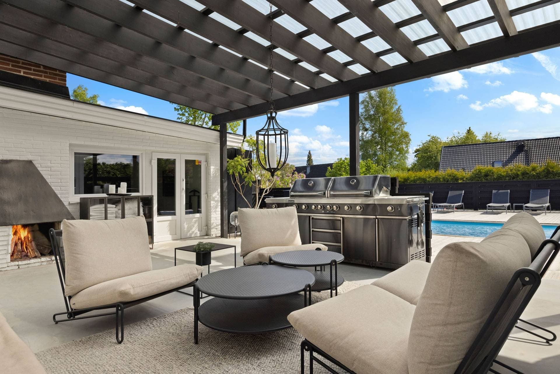 Villa with pool in a suburb to Stockholm — 3-bedroom villa in Stockholm, Sweden (photo 1 of 5)