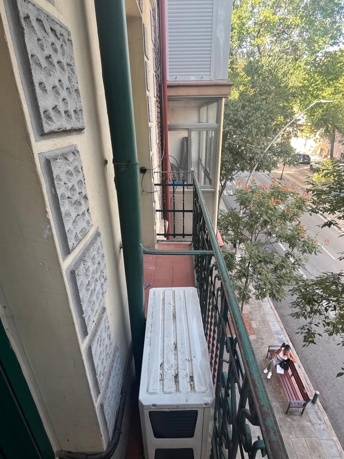 Spacious apartment close to Madrid's city center — 1-bedroom apartment in Madrid, Spain (photo 1 of 8)